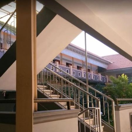 Hotel Paramitha Probolinggo Exterior photo