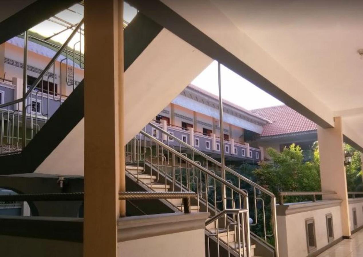 Hotel Paramitha Probolinggo Exterior photo